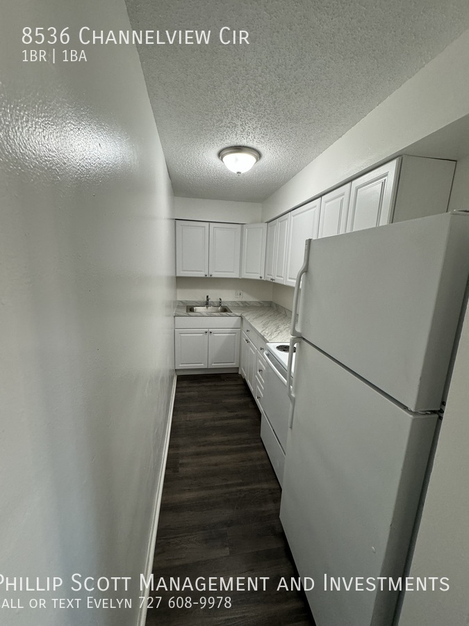 8536 CHANNELVIEW CIR