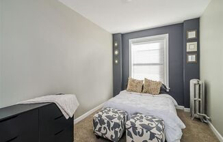 Stunning Large One Bedroom, Lake View, Elevator Building