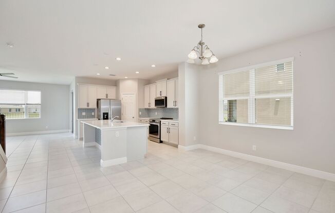 Elegant 5/3 Wilshire Model House with Covered Lanai & Designer Upgrades