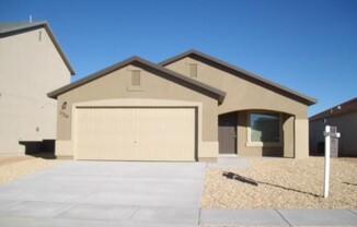 Adorable 3 Bedroom 2 Bath Townhouse in Eastside El Paso!!