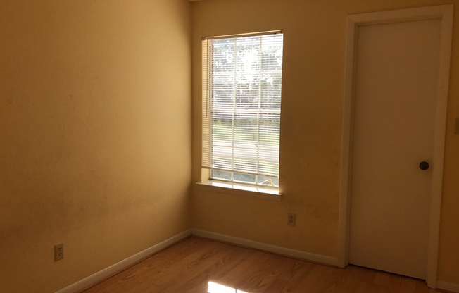 2 beds, 1 bath, $1,495, Unit # #C 203