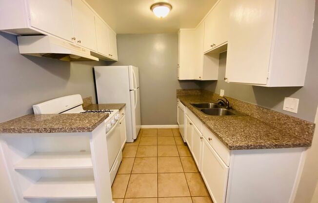 490-7548 LEXINGTON AVE., LLC