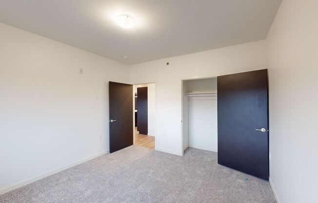 2 beds, 2 baths, 1,299 sqft, $1,650, Unit 7950-2203