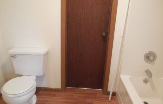 2 beds, 1.5 baths, 680 sqft, $949, Unit 8530