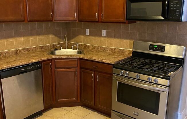 Recently Renovated 3BR/2BA Home in Germantown! Available Mid-June!