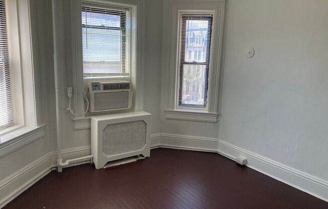 3 beds, 1 bath, 1,225 sqft, $2,199, Unit 1301-43