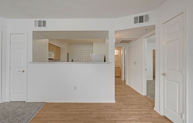 2 beds, 2 baths, $1,299, Unit # 3092