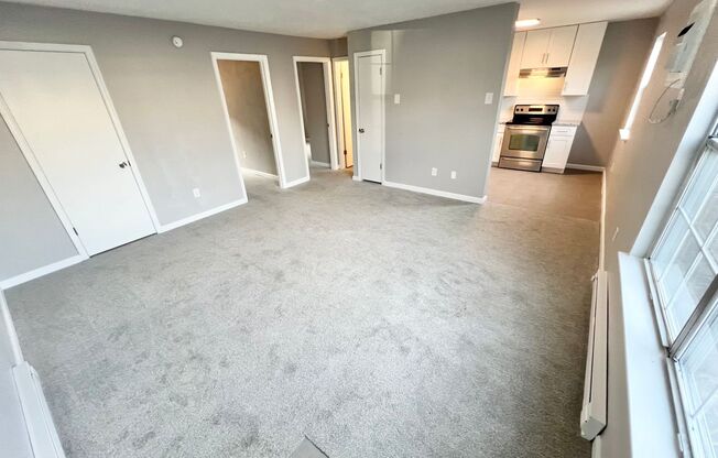 2 beds, 1 bath, $1,515, Unit 451 Frizzell Avenue Unit D R