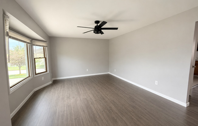 3 Bed 1.5 Bath home **Available Now***