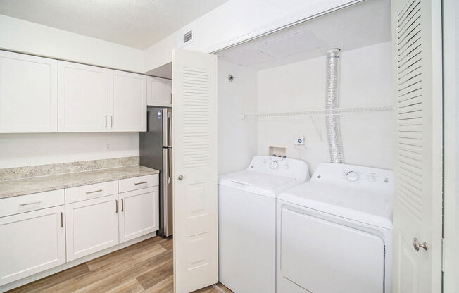 a washer and dryer at Black Sand Apartment Homes in Lincoln, NE