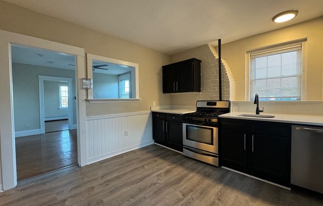 2 beds, 1 bath, 800 sqft, $2,349, Unit 3