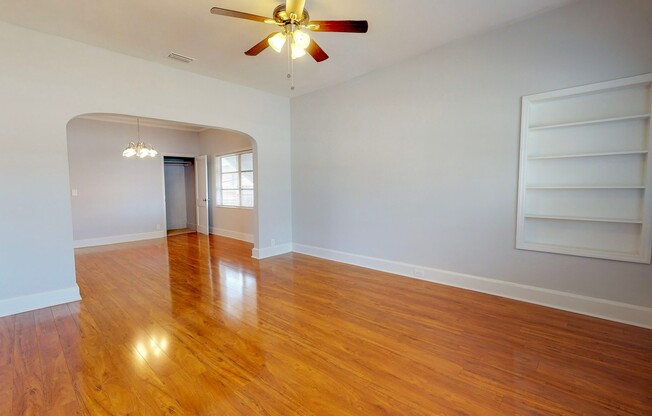 Adorable 3 bedroom / 2 bathroom Home for Rent!!