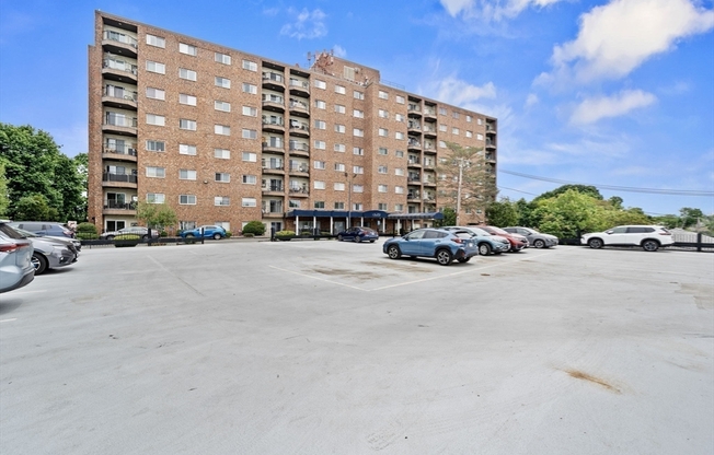2 beds, 2 baths, 800 sqft, $2,500, Unit 602