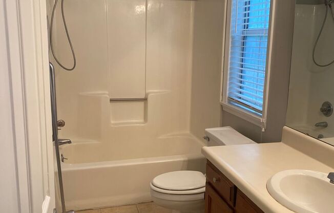 2 beds, 2 baths, $1,100