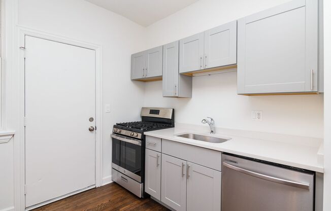 1 bed, 1 bath, 750 sqft, $1,650, Unit 6589-2