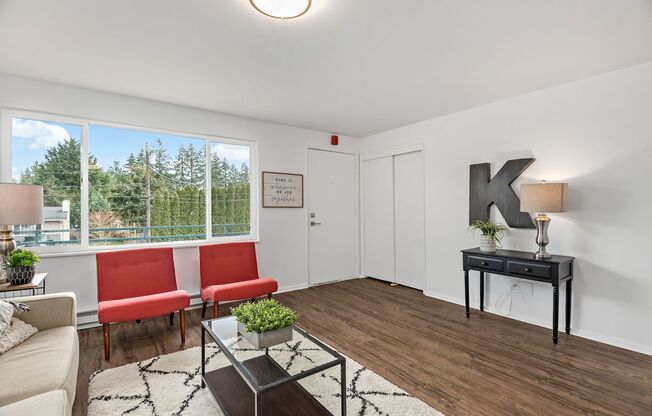 2 beds, 1 bath, 716 sqft, $1,695, Unit 14