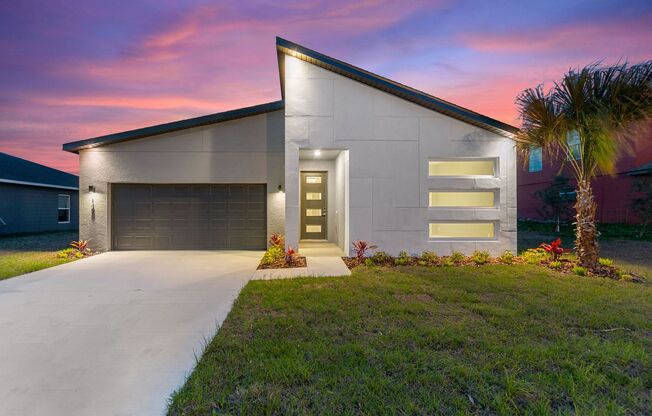 Newly Built Home! Modern, energy efficient home with ALL of the upgrades! Haines City, FL