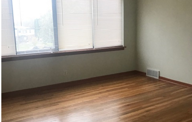 2 beds, 1 bath, 1,377 sqft, $1,625, Unit TH24