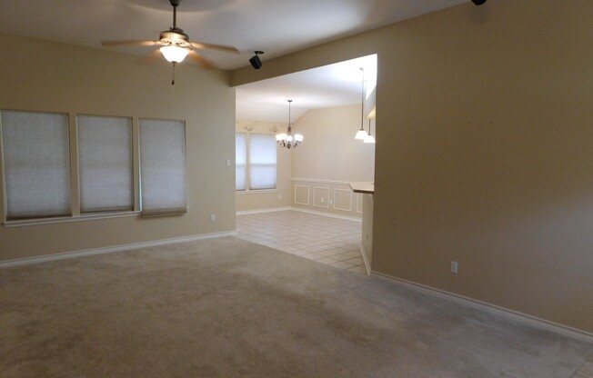 Spacous Southside Split Bedroom Home