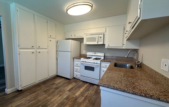 Courtyard Apartments