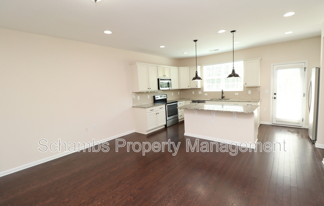 1405 REGENTS LN