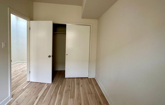 1 bed, 1 bath, 370 sqft, $1,995, Unit 9