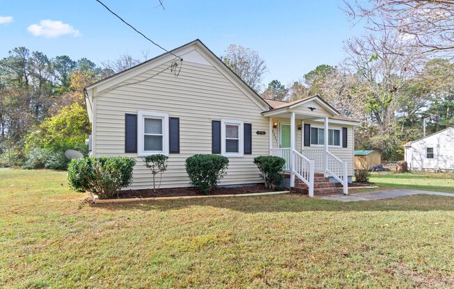 Cute as a Button, Refreshed 2 Bedroom 1 Bath Home in Williamsburg, Virginia!