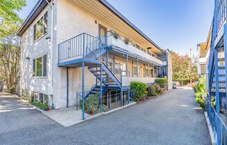 Twin Court - Ballard - Renovated Unit