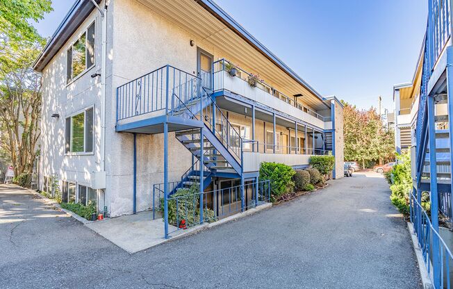 Twin Courts - Mid Century Gem in the Heart of Ballard - **Offering One Month Free on Current Vacancies!**