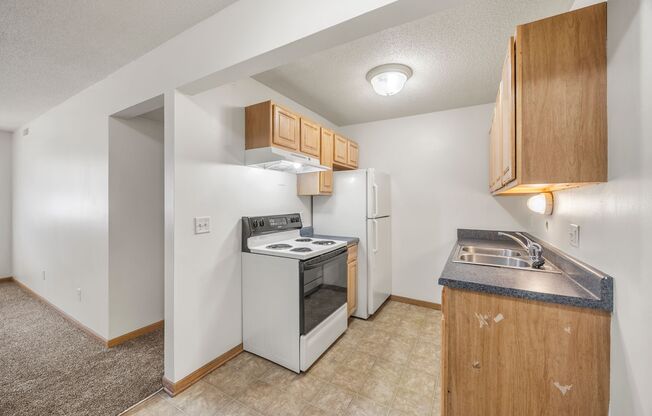 2 beds, 1.5 baths, 865 sqft, $915, Unit C-03