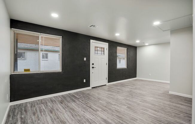 1115 S ROCKFORD AVE