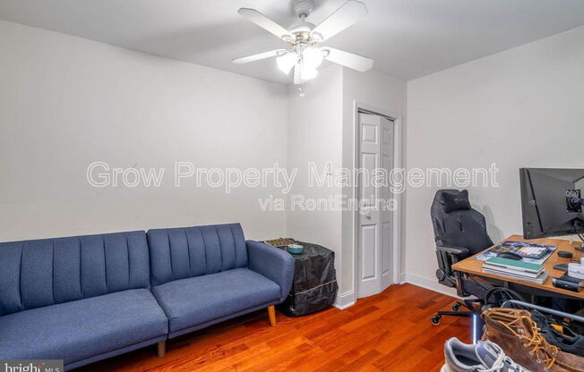 1038 S BOUVIER ST