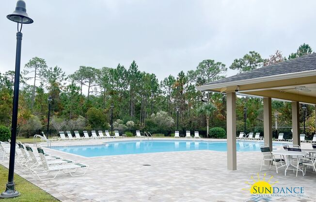 Gorgeous 4 Bedroom Home in Driftwood Estates (Community Pool)!