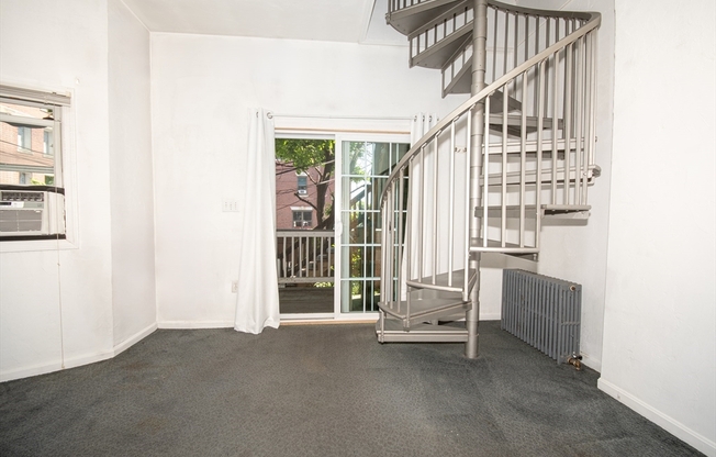 703 E BROADWAY