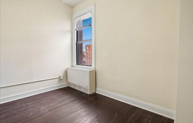 1 bed, 1 bath, $2,200, Unit 1616 16th Street NW Unit 505