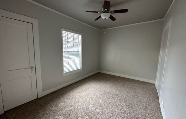 2 beds, 1 bath, $995