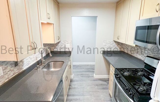 1 bed, 1 bath, $2,195, Unit APARTMENT 33