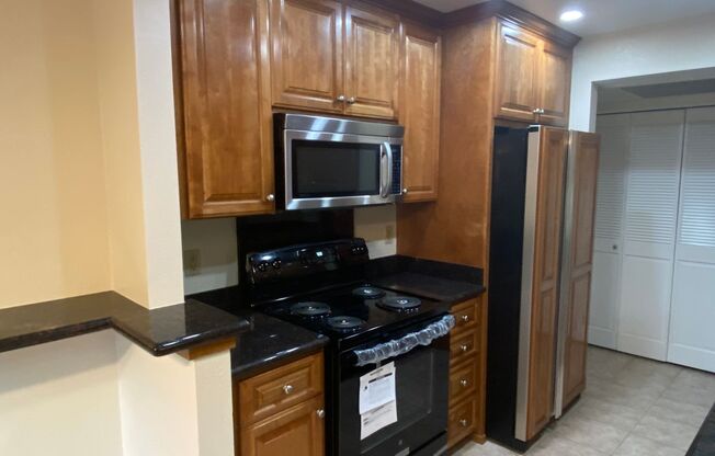 2 beds, 2 baths, $2,800, Unit UNIT 70