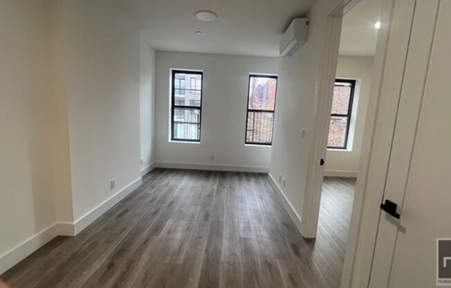 1 bed, 1 bath, $2,300, Unit 2F