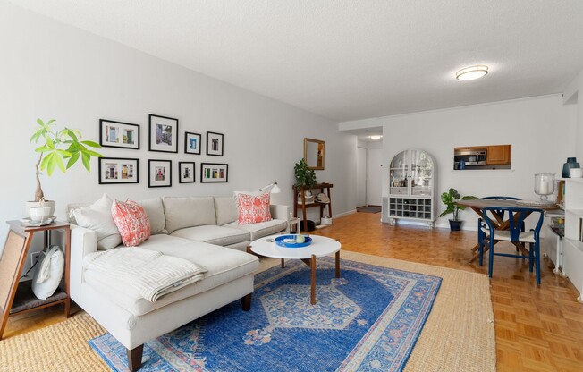 2 beds, 1 bath, 878 sqft, $3,500, Unit 47