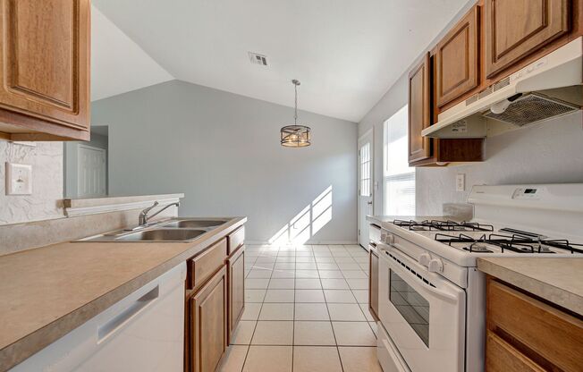 3 beds, 2 baths, $1,025, Unit 2