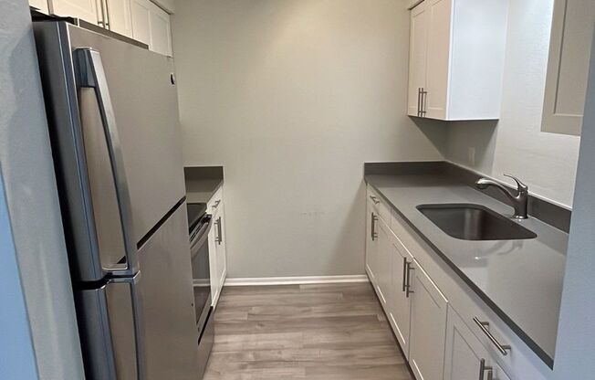 3232 On Fruitville