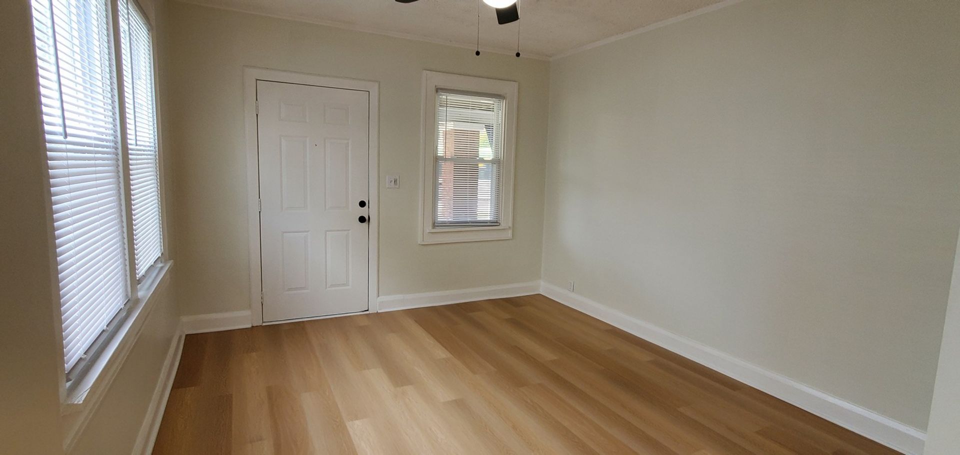 Updated 2 bedroom Townhouse - Garfield Park-South Neighborhood