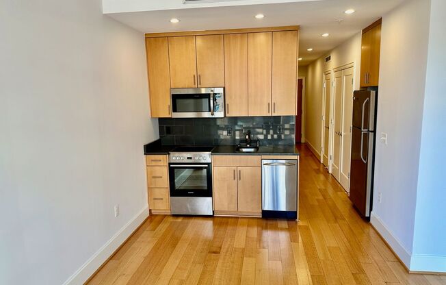 1 bed, 1 bath, $2,750, Unit 613
