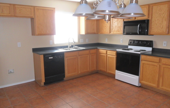 2 beds, 2 baths, $1,700