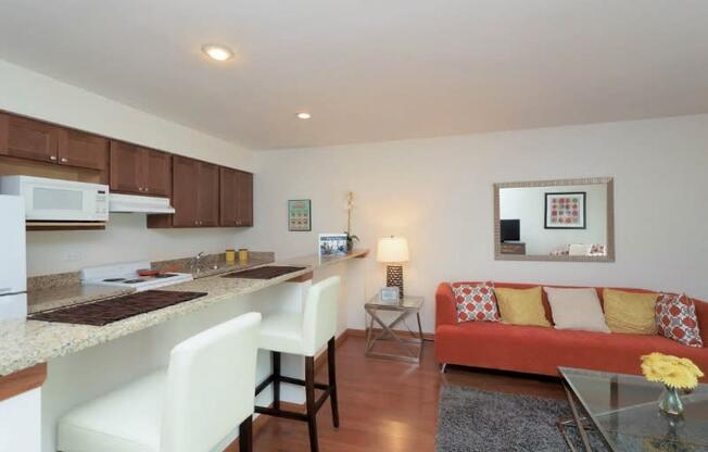 Barrington Lakes Apartments - Living Room