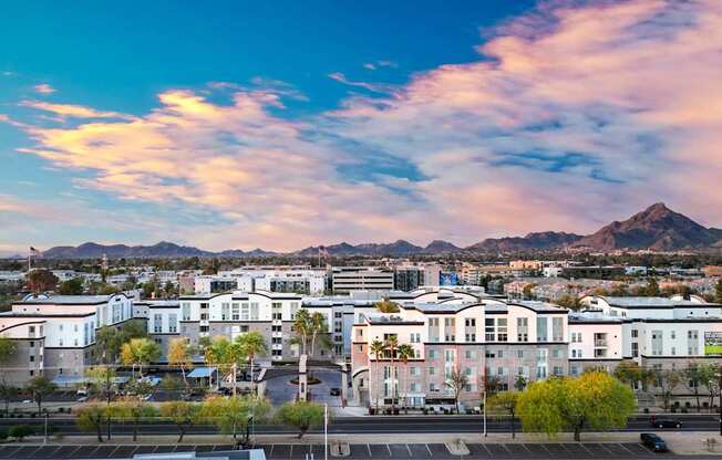 Level at Sixteenth - Midtown Phoenix Apartments