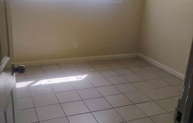 Beautiful 4 Bedroom 2 Bathroom in Carrollton!