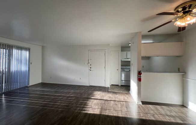 1 bed, 1 bath, 660 sqft, $1,040, Unit 209