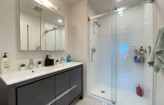 2 beds, 2 baths, $1,645, Unit 302